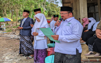 Wakil Sekretaris PCNU Kendari Hadiri Upacara Hari Santri Nasional (HSN) 2024 di MWC NU Way Sulan Sekligus Pimpin Doa di Upacara